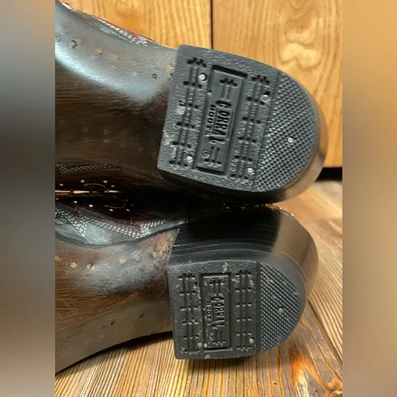 Women’s Corral Brand Vintage Looking Boots - Picture 2 of 9